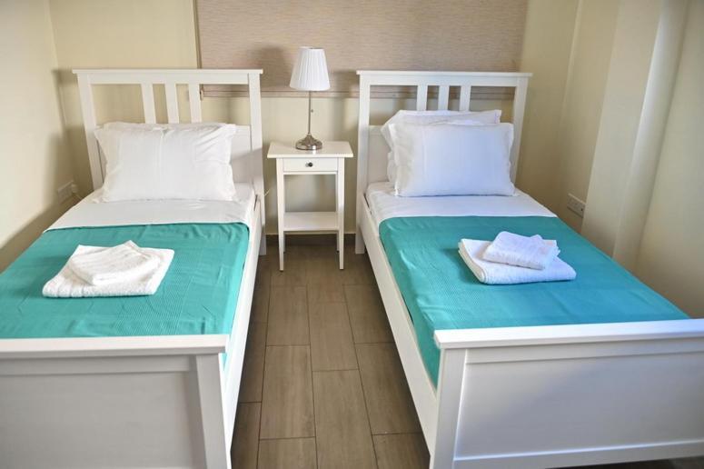 Edessis Beach House Лімасол Екстер'єр фото