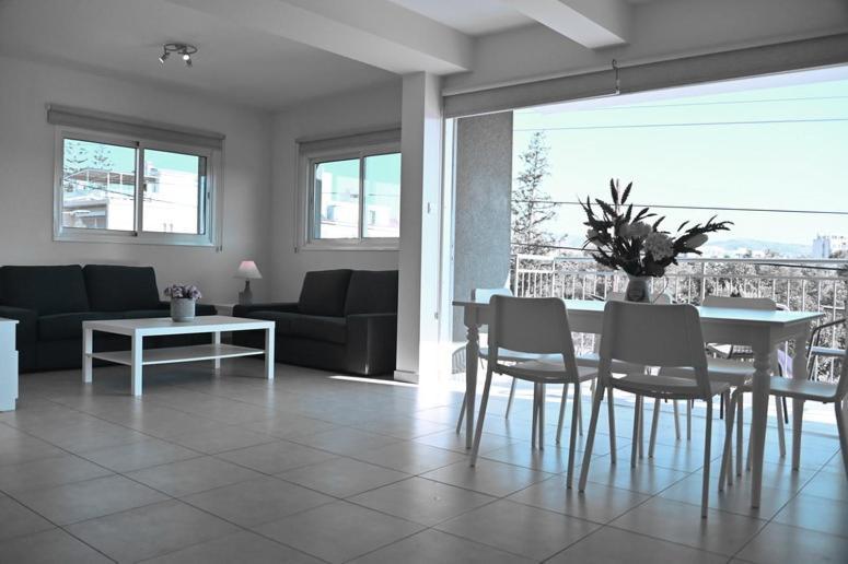 Edessis Beach House Лімасол Екстер'єр фото